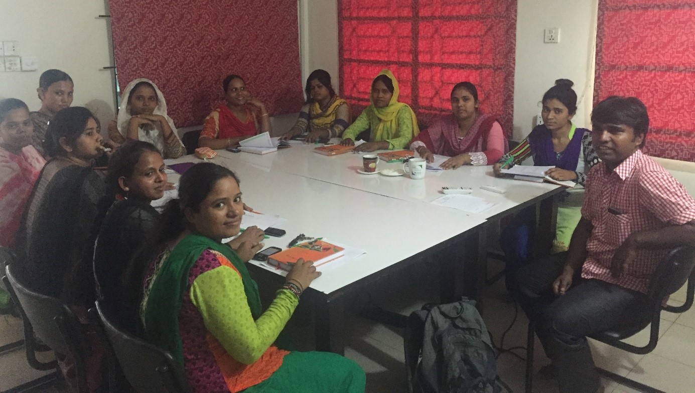 Sahanaj, Jarina, Ratna, Asma, Farida, Salma, Kulsum, Beauty, Nasima, Parvin en leerkracht David